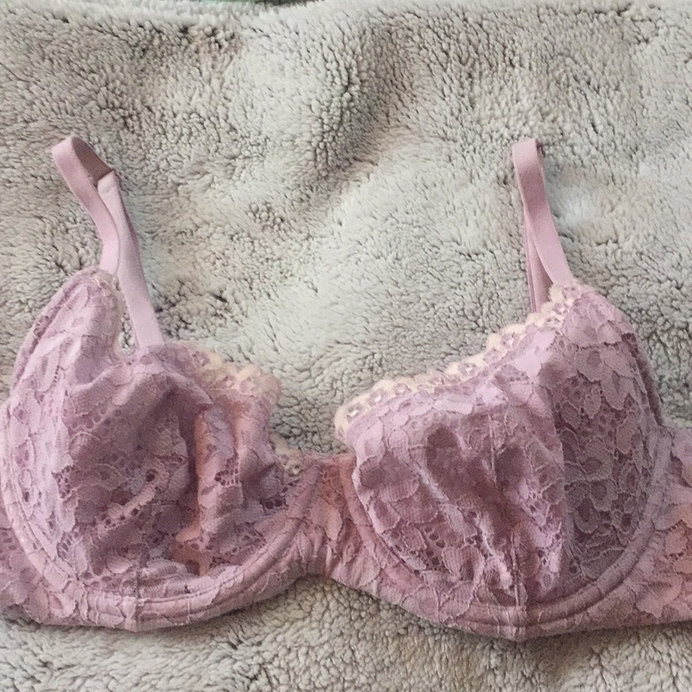 Body by Victoria’s 34E (DD) Lavender unlined Demi